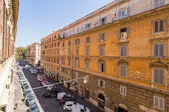Aweshome Vatican Little Beauty Apartment