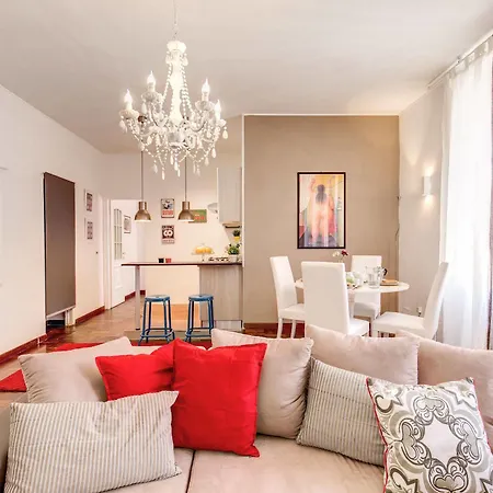 Aweshome Vatican Little Beauty Apartment *