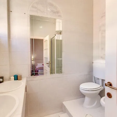Aweshome Vatican Little Beauty
